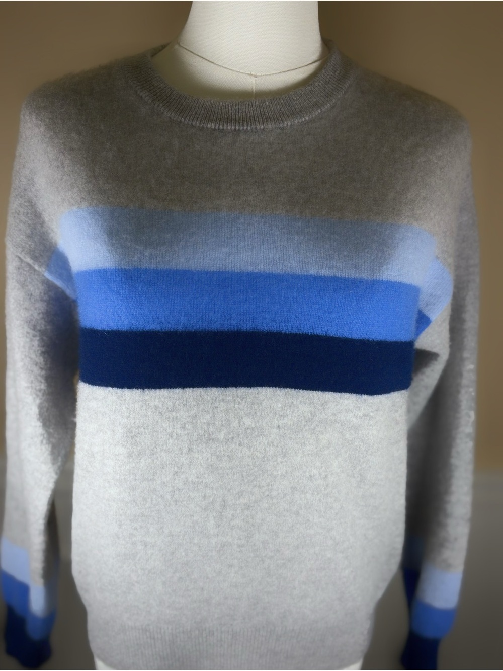 💙 Amicale Cashmere 100% Cashmere Gray Blue Stripe Sweater M